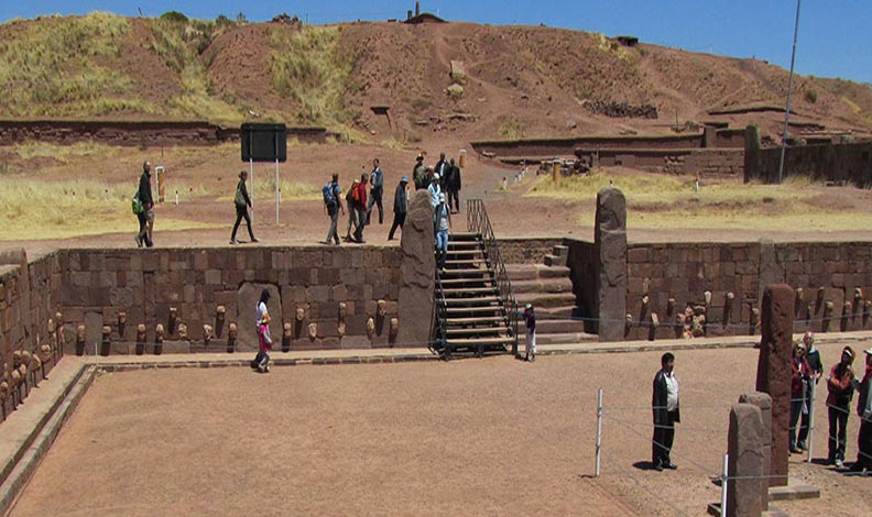 Tour to Tiahuanaco